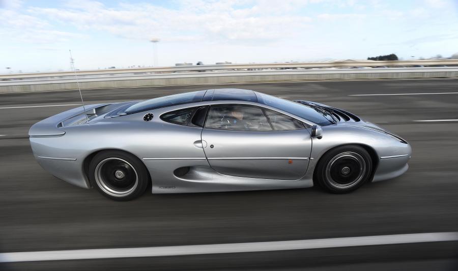  Jaguar XJ220 Celebrates 20 Years 2012 года  (фото 8 из 11)